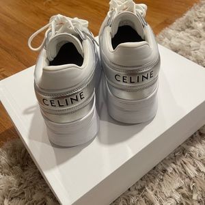 Fits true to size will fit a 9 1/2 foot also